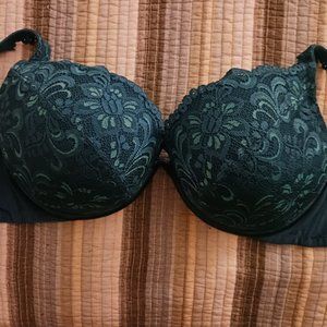 1  pristine Cacique Bra so pretty!
